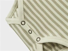 Lil Atelier green tint stribet body